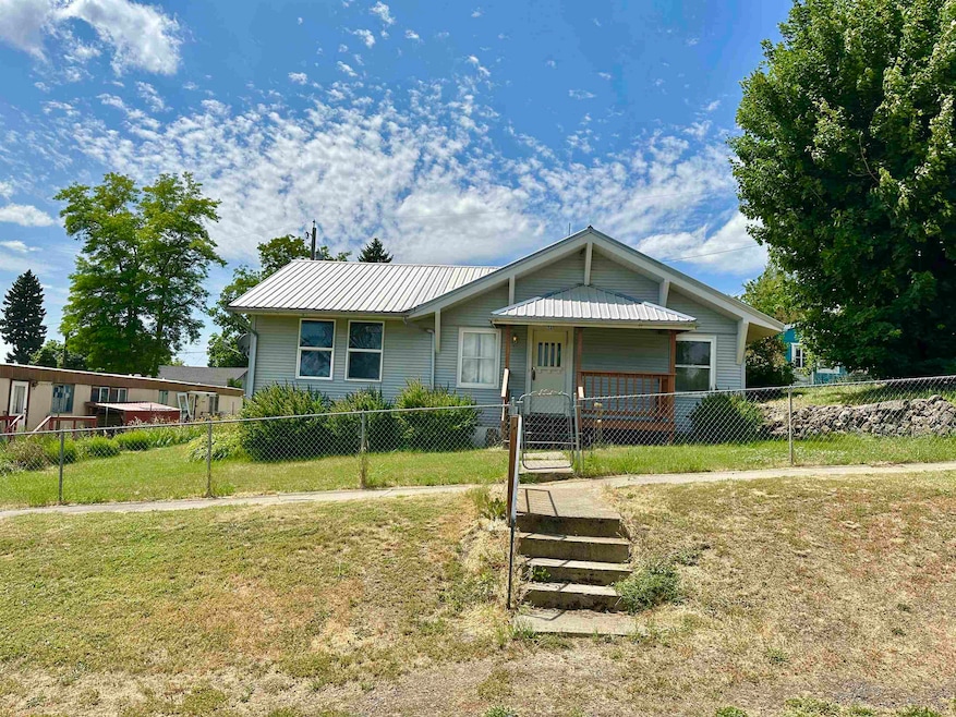 521 N Ramsey Rd, Tekoa, WA 99033 - photo 1