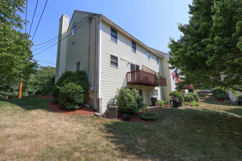 11 Albury Stone Cir unit U220, Nashua, NH 03063 - photo 1