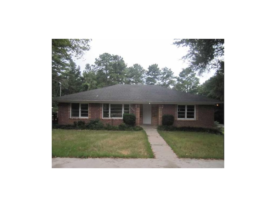 164 Buena Vista St, Winder, GA 30680 - photo 1