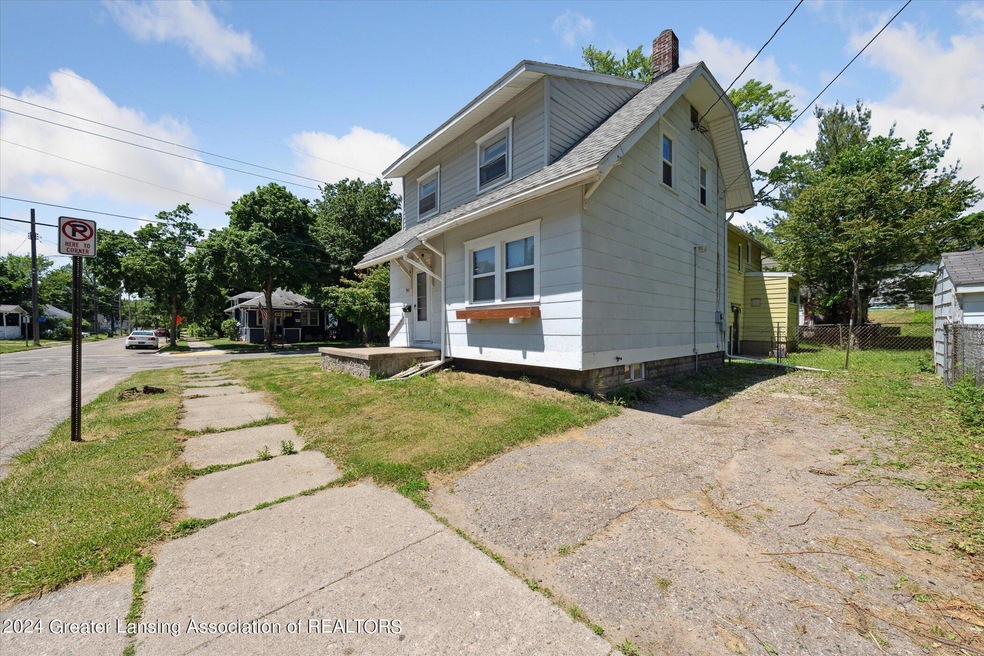 943 Dakin St, Lansing, MI 48912 - photo 1