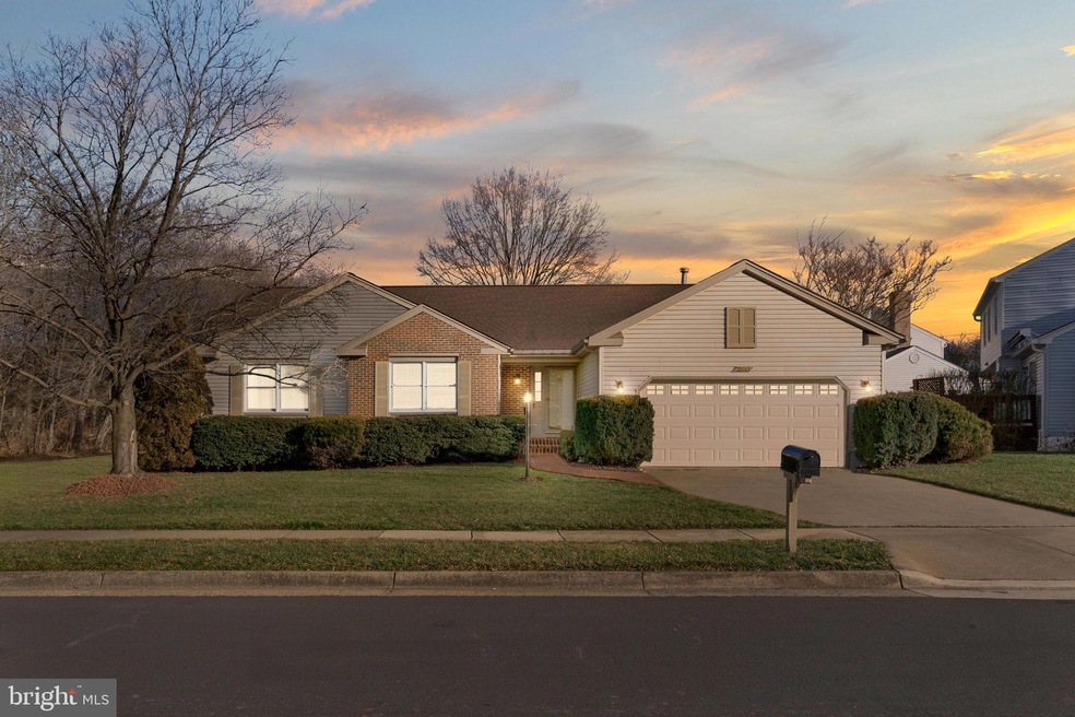 3553 Armfield Farm Dr, Chantilly, VA 20151 - photo 1