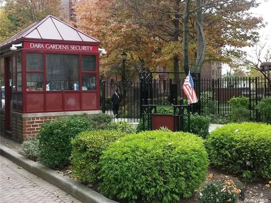 15029 72nd Rd unit 4, Kew Gardens Hills, NY 11367 - photo 1