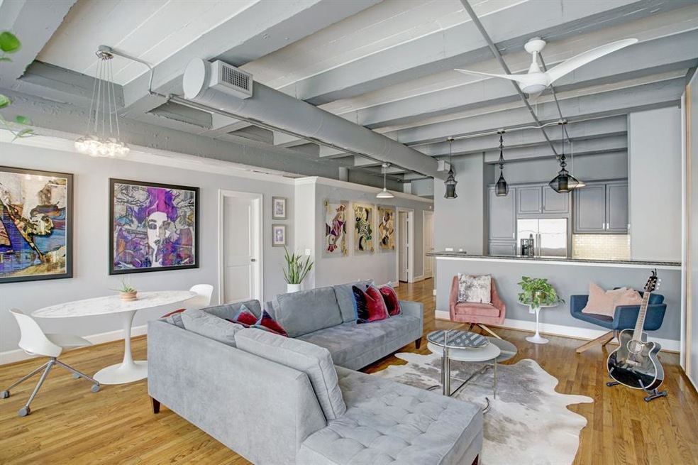 Spacious and bright open living concept