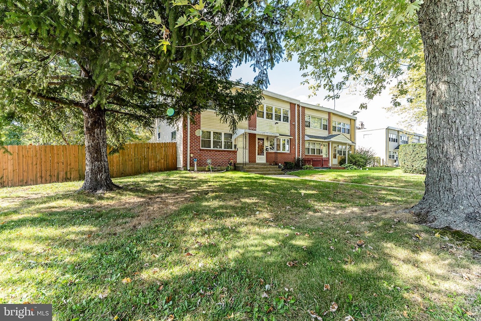 800 Wedgewood Dr, Lansdale, PA 19446 - photo 1