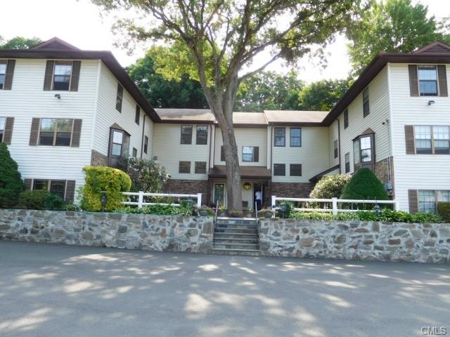 18 Oenoke Place unit 3, Stamford, CT 06907 - photo 1