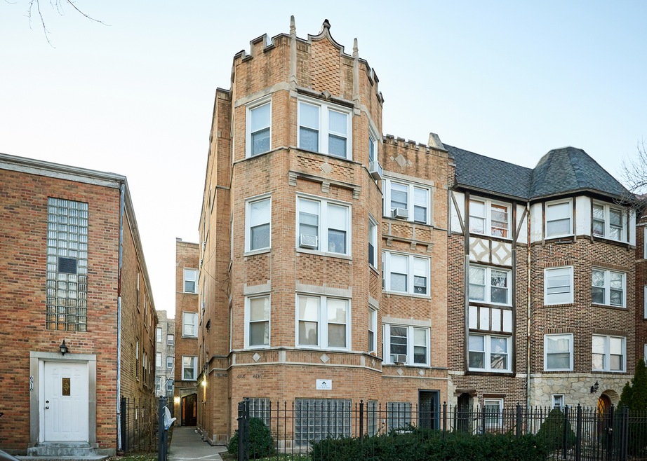 6318 N Mozart St unit G, Chicago, IL 60659 - photo 1