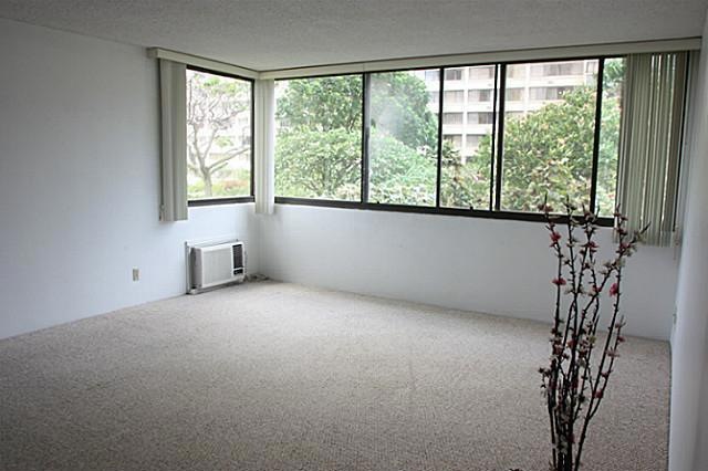 Open floor plan, kitchen overlooks living rm surro
