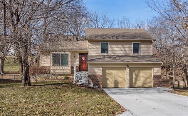 Welcome to 11916 W. 49th St., Shawnee, KS  66218