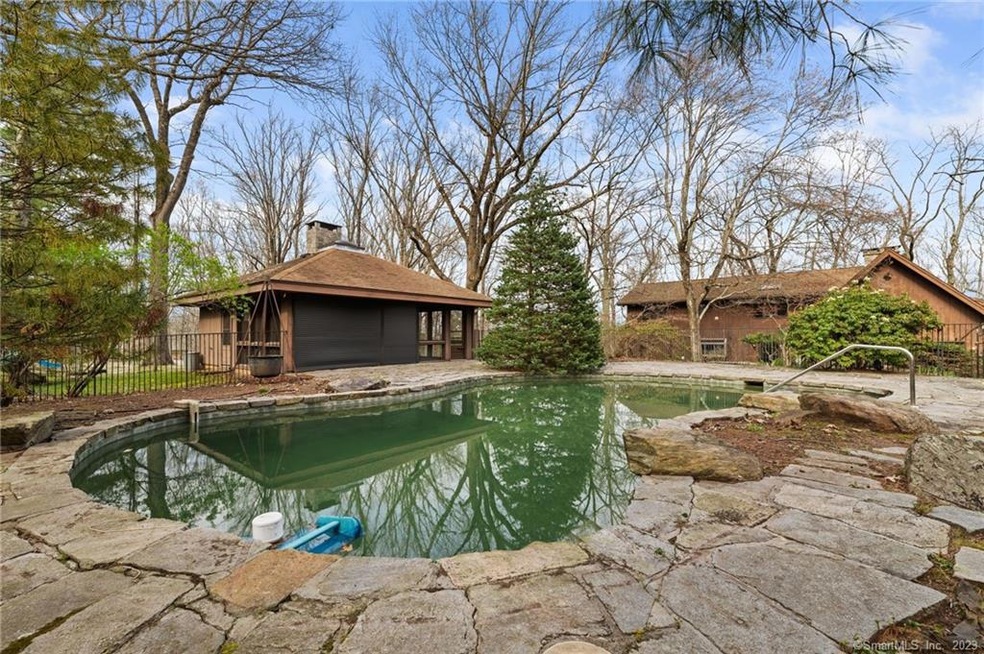 Gorgeous Inground Pool w/Hot Tub & Pool House