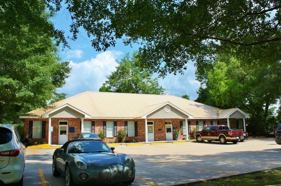 1010 S Polk St, Covington, LA 70433 - photo 1