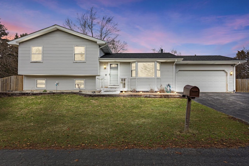 Tri Level home with a fantastic Yard!
