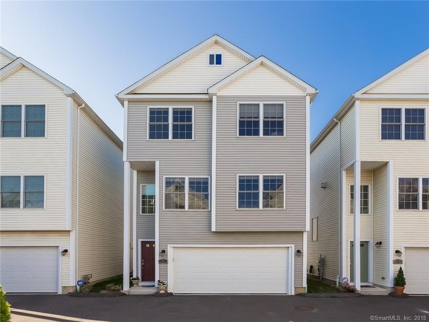 204 Wardwell St unit 4, Stamford, CT 06902 - photo 1