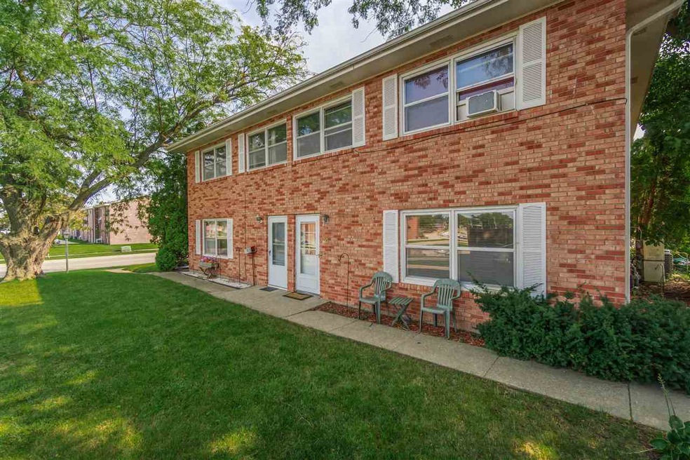 2421 Crescent Unit 3, Cedar Falls, IA 50613 - photo 1