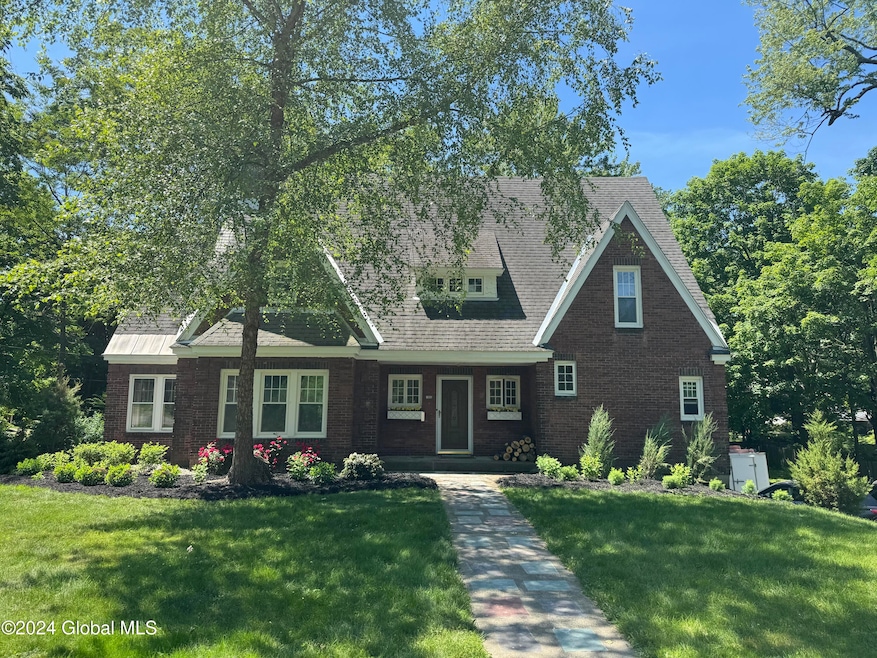 1005 Millington Rd, Schenectady, NY 12309 - photo 1