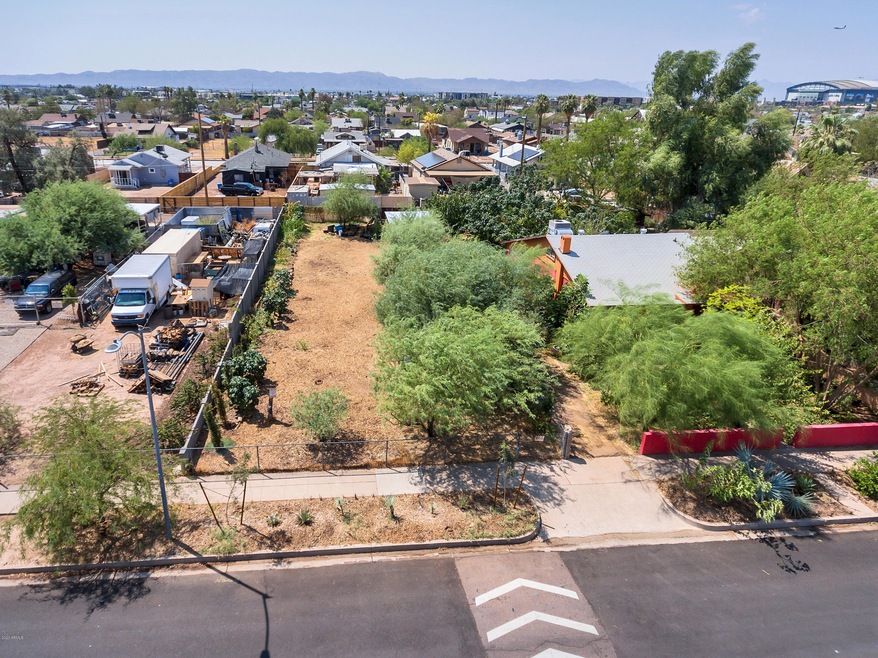 1323 E McKinley Street-9