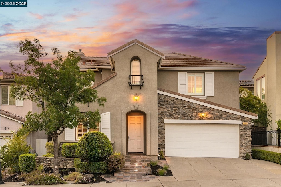 Sold $2,263,000 • Co-Listing Agent