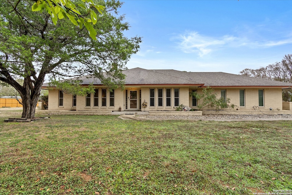 407 Windsor Ln, New Braunfels, TX 78132 - photo 1