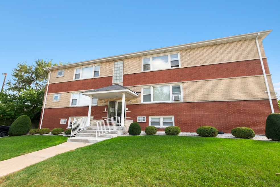 For Rent $1,300/month