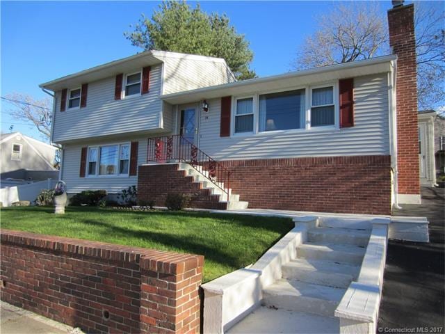 METICULOUSLY CARED FOR! ROOF HAS PLENTY OF LIFE LE