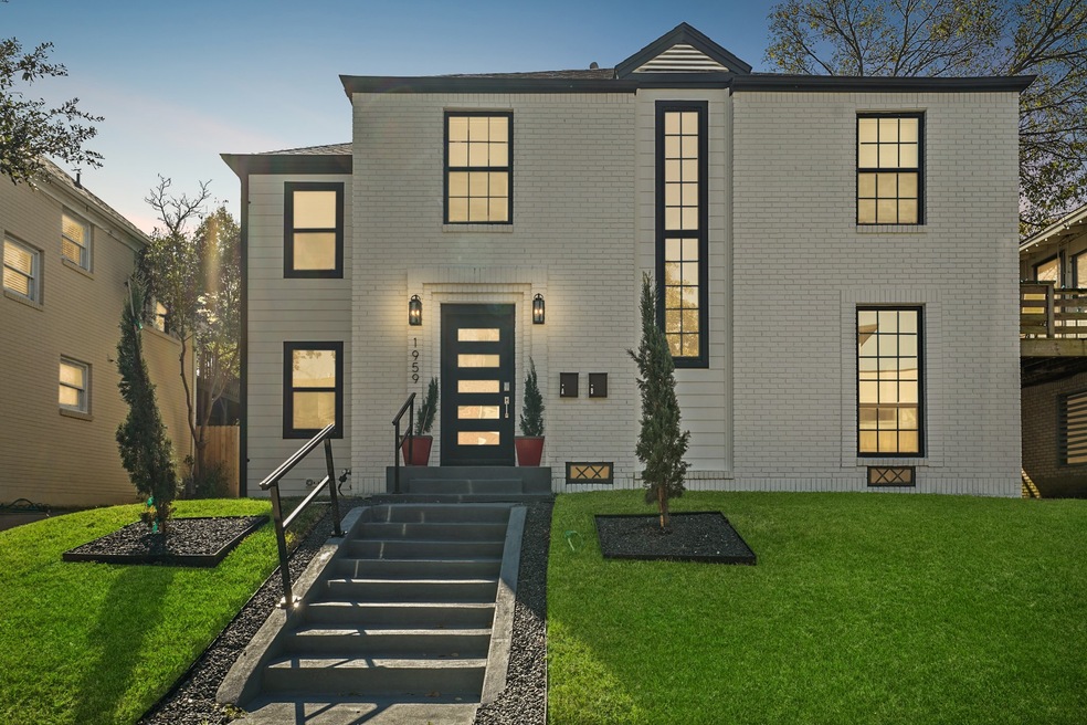 Welcome home to 1959 W Lamar St Unit 1! This beautifully remodeled duplex is located in the heart of Montrose nearby Downtown Houston, Museum District, Medical Center, Galleria Area, and the Buffalo Bayou.