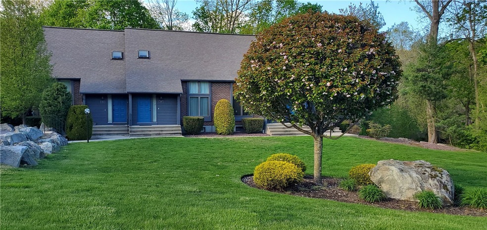 245 Scituate Vista Dr unit B, Cranston, RI 02921 - photo 1