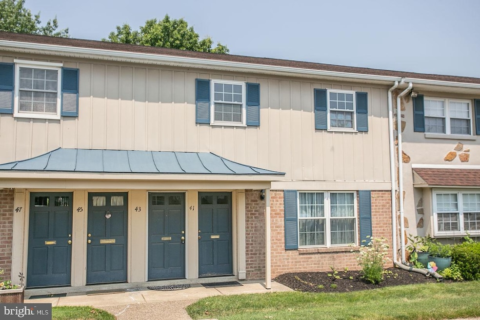 43 Kearney Dr, North Wales, PA 19454 - photo 1