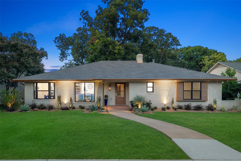 6920 Rockview Ln, Dallas, TX 75214 - photo 1