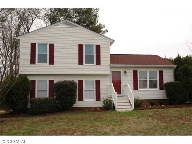 Exterior Front - Welcome to 401 Chipper Way. Recen