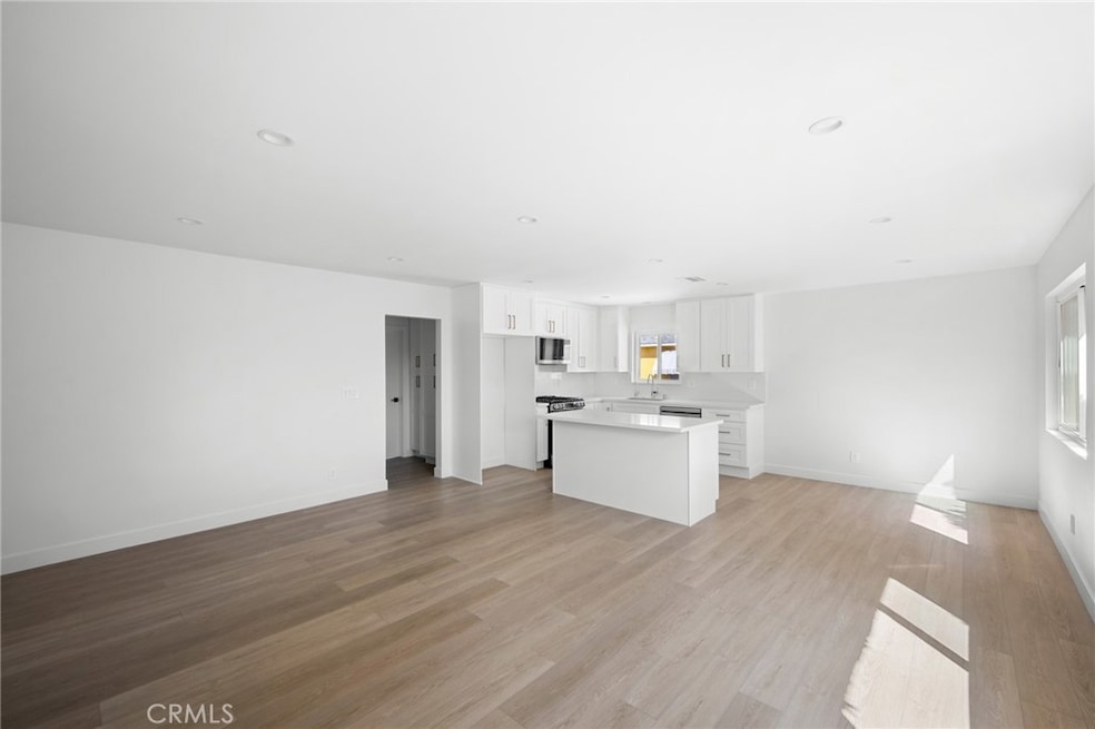 708 E Magnolia Blvd unit D, Burbank, CA 91501 - photo 1