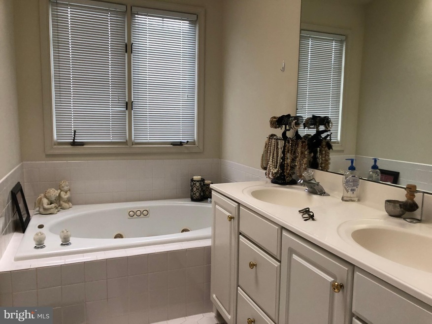 2009 Madrillon Springs Ct, Vienna, VA 22182 - photo 1