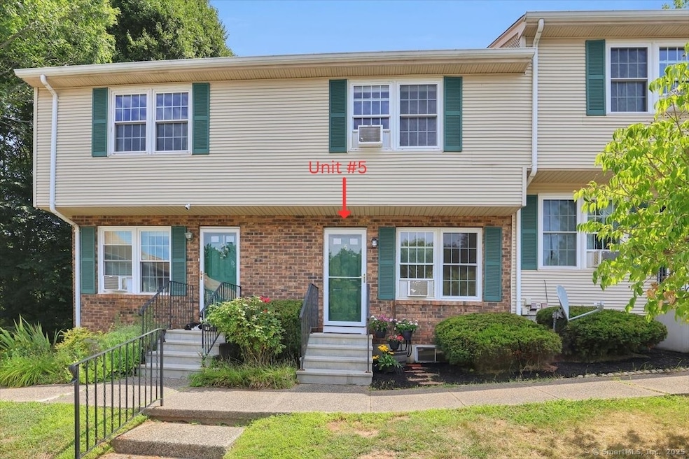 1 Countryside Ln unit 5, Middletown, CT 06457 - photo 1