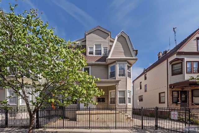 467-469 Summer Ave, Newark, NJ 07104 - photo 1