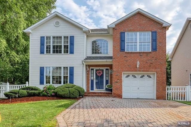 677 Seagull Dr, Paramus, NJ 07652 - photo 1