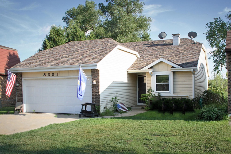 3301 Stanford Ln, West Bend, WI 53090 - photo 1