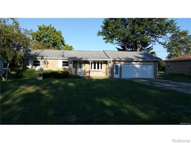 6211 N Linden Rd, Mount Morris, MI 48458 - photo 1