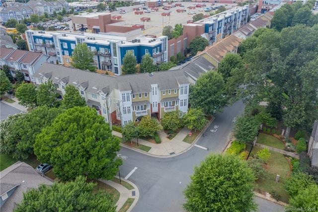 Charming 3-level condo/townhome in the heart of Di
