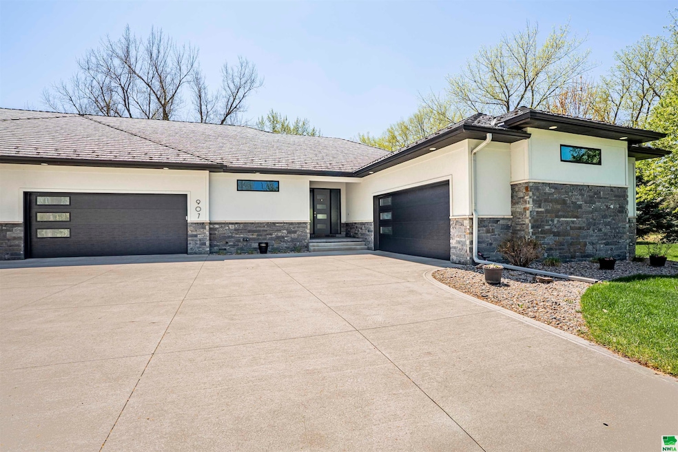 For Sale $899,900
