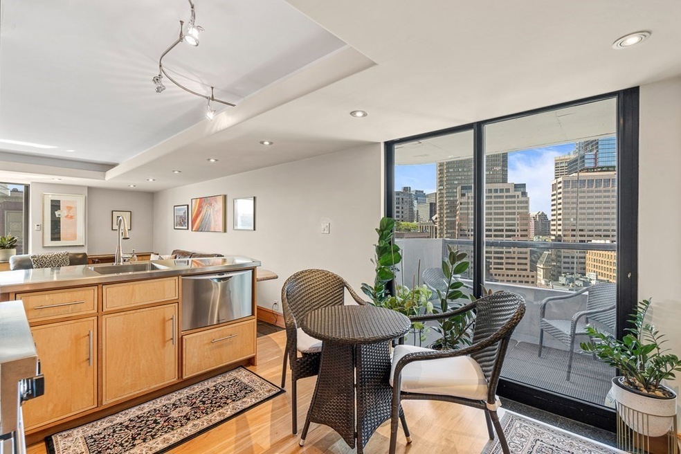 Harbor Towers unit 21G, Boston, MA 02110 - photo 1