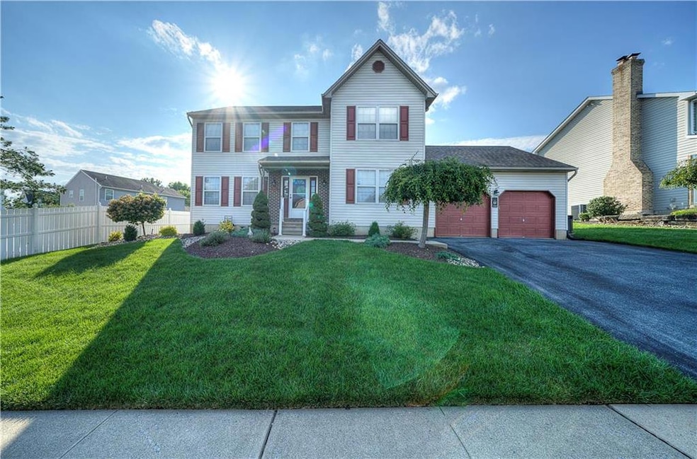 4577 Hoffman Dr, Whitehall, PA 18052 - photo 1