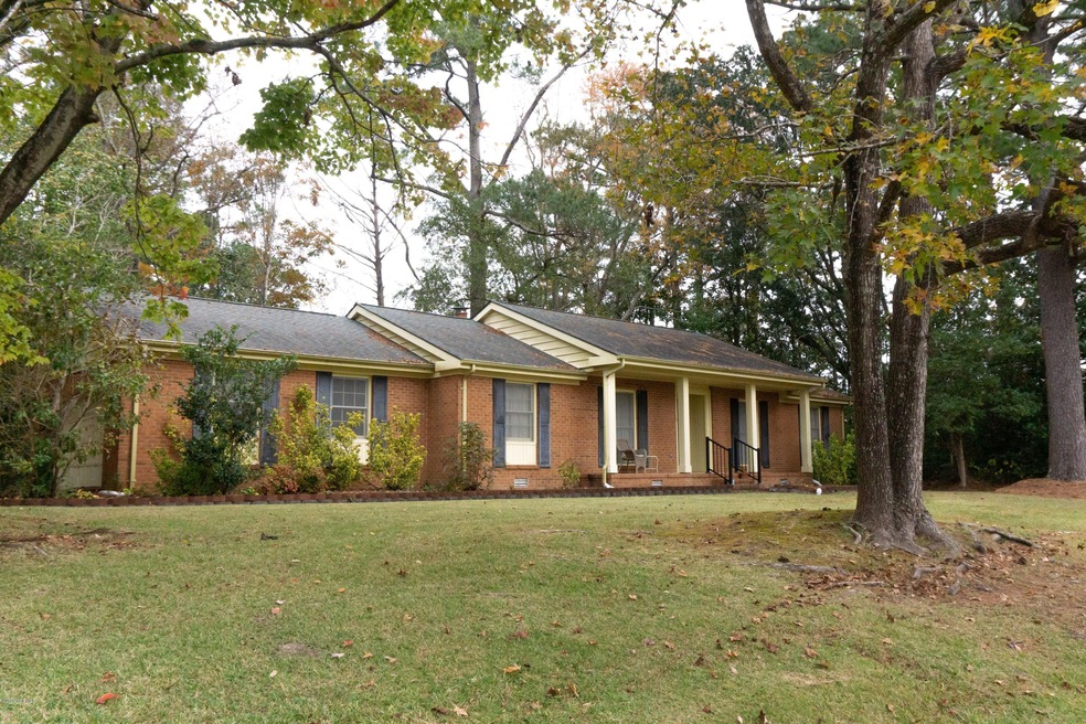 401 Greenbriar Dr, Jacksonville, NC 28546 - photo 1