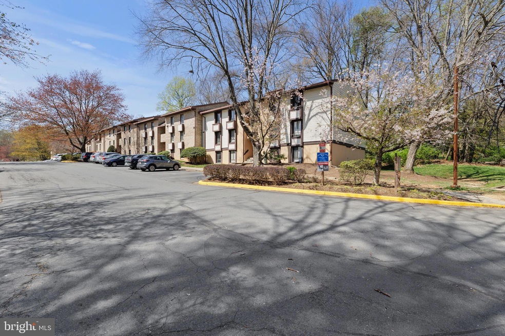 11600 Stoneview Square unit 22C, Reston, VA 20191 - photo 1