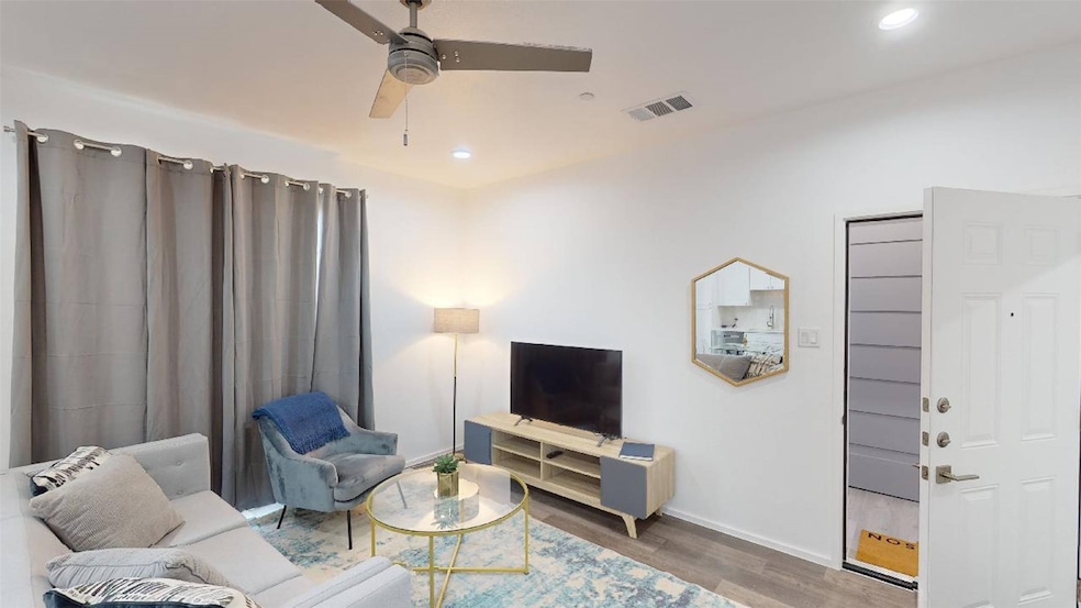 For Rent $1,185/month