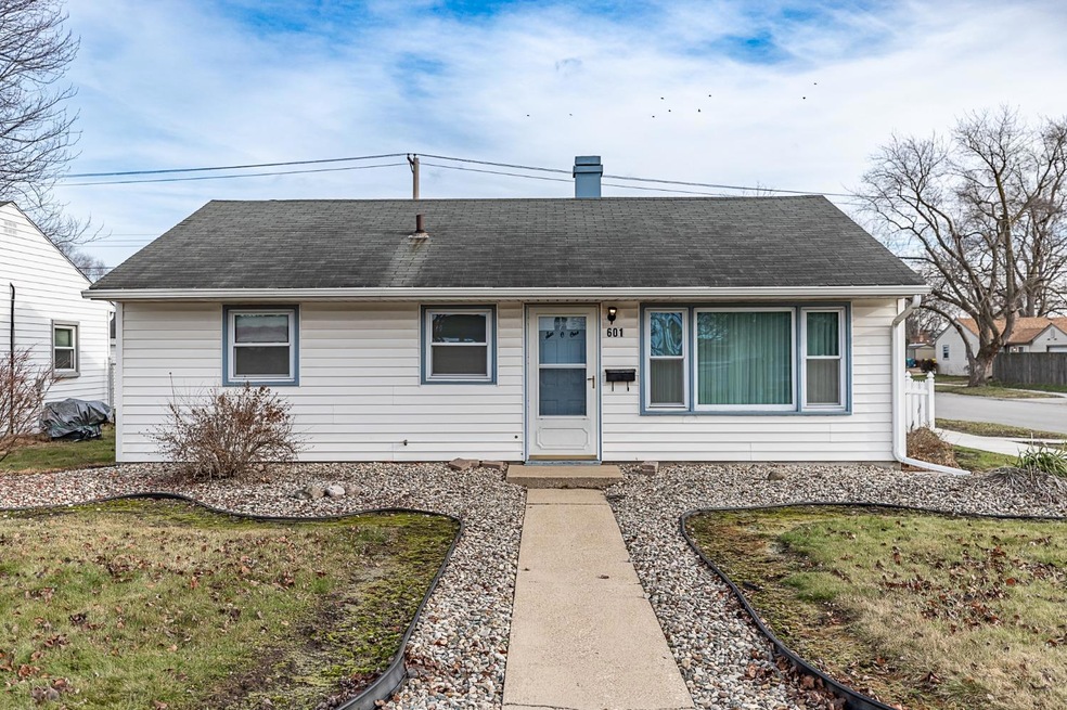 601 N Lindberg St, Griffith, IN 46319 - photo 1