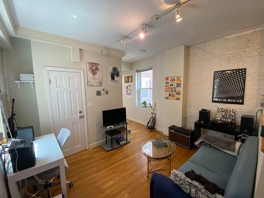 35 N Margin St unit 2, Boston, MA 02113 - photo 1