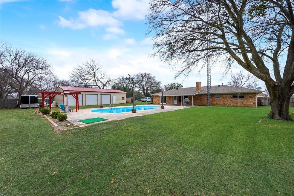 507 Preston Dr, Pottsboro, TX 75076 - photo 1