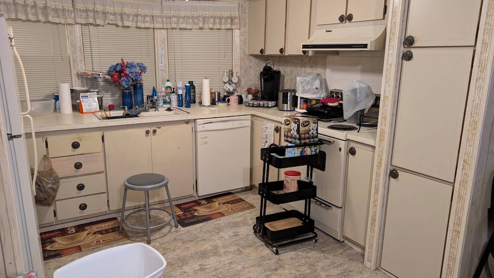 81 Gardenia Ave unit 81, Mount Dora, FL 32757 - photo 1