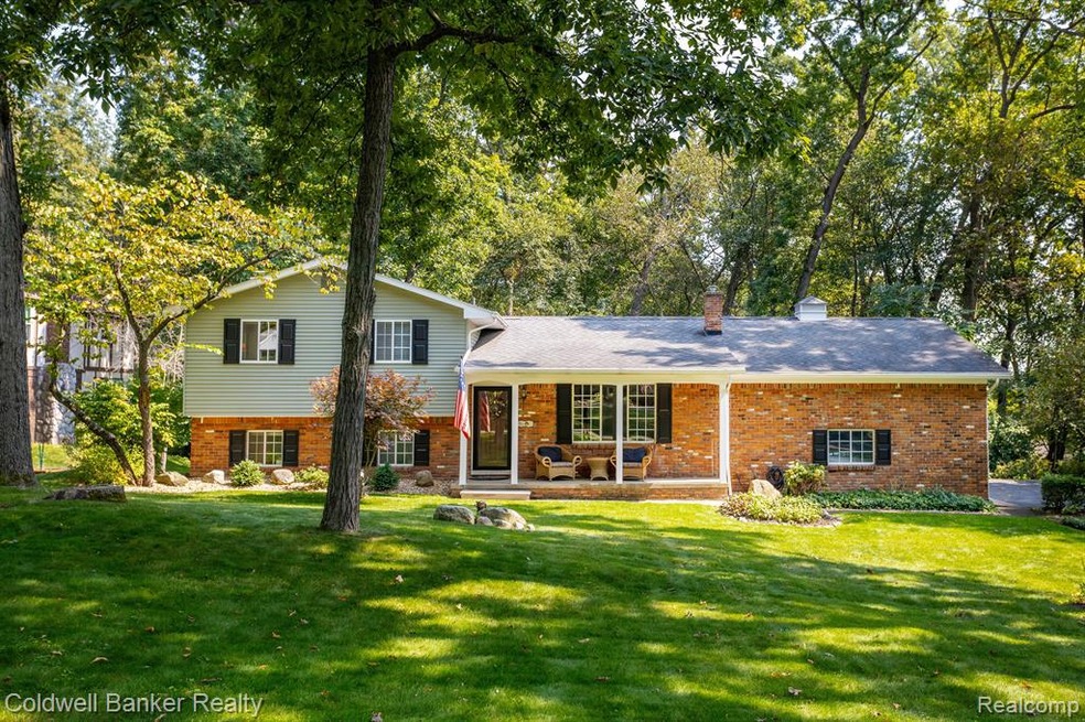 4573 Kingswood Dr.