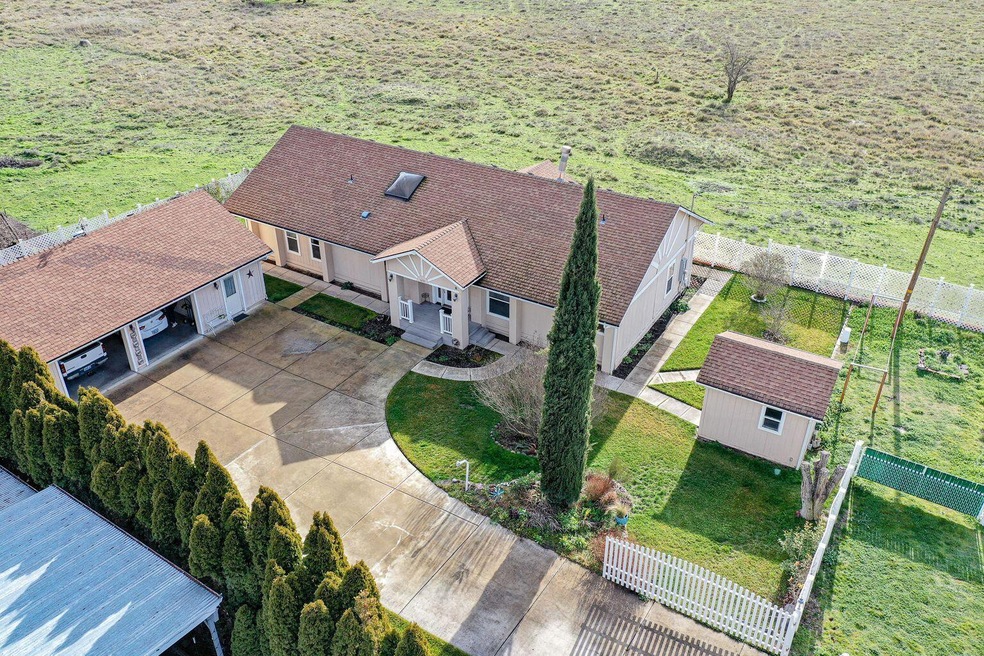 6170 Thistle Ln, Central Point, OR 97502 - photo 1