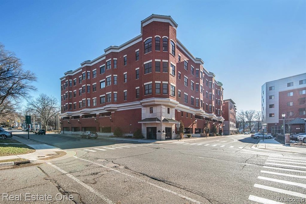 Welcome to 600 Abbot Condos