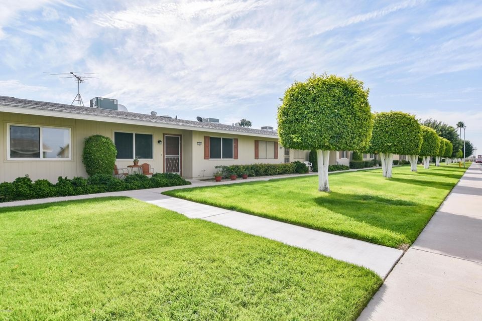 13809 N Garden Court Dr, Sun City, AZ 85351 - photo 1